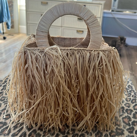 Adorable straw handbag! - Picture 1 of 4